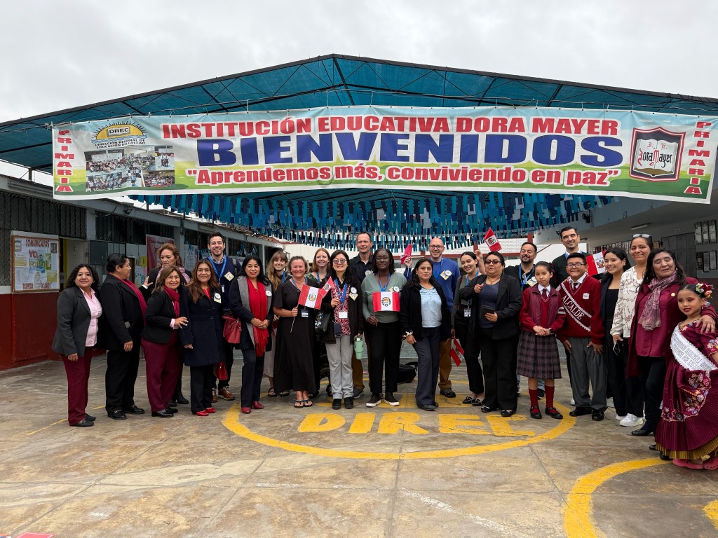 Teacher, Teacher! Can we take a&nbsp;picture?